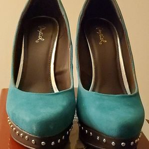 Like  new condition heels